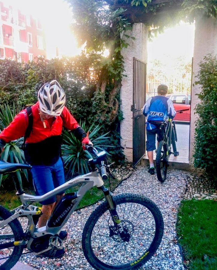 Al Giardino Degli Artisti Bed & Breakfast Cairo Montenotte Bagian luar foto